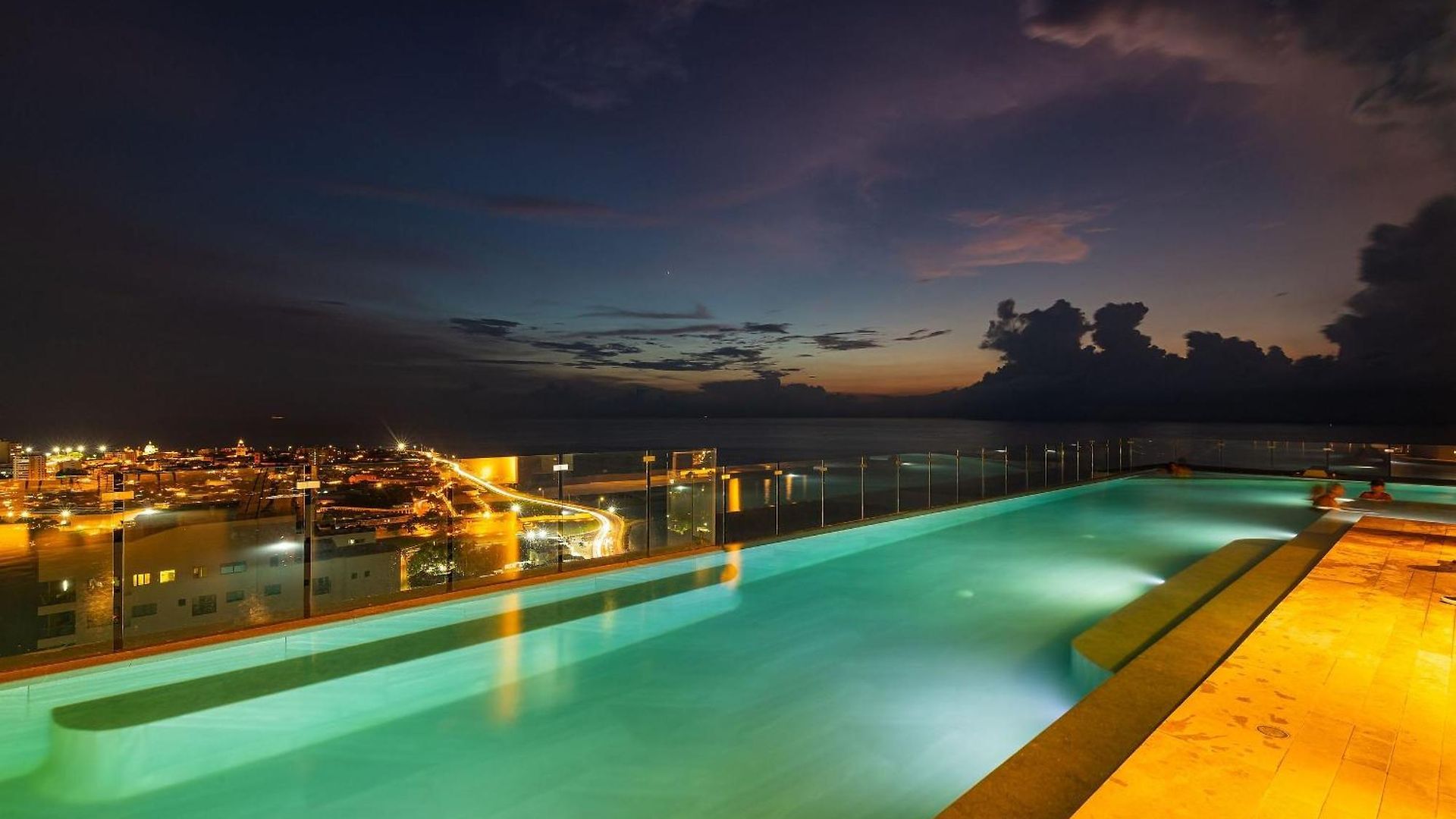 Espectacular Vista Al Mar&historic Center 2br Apartamento