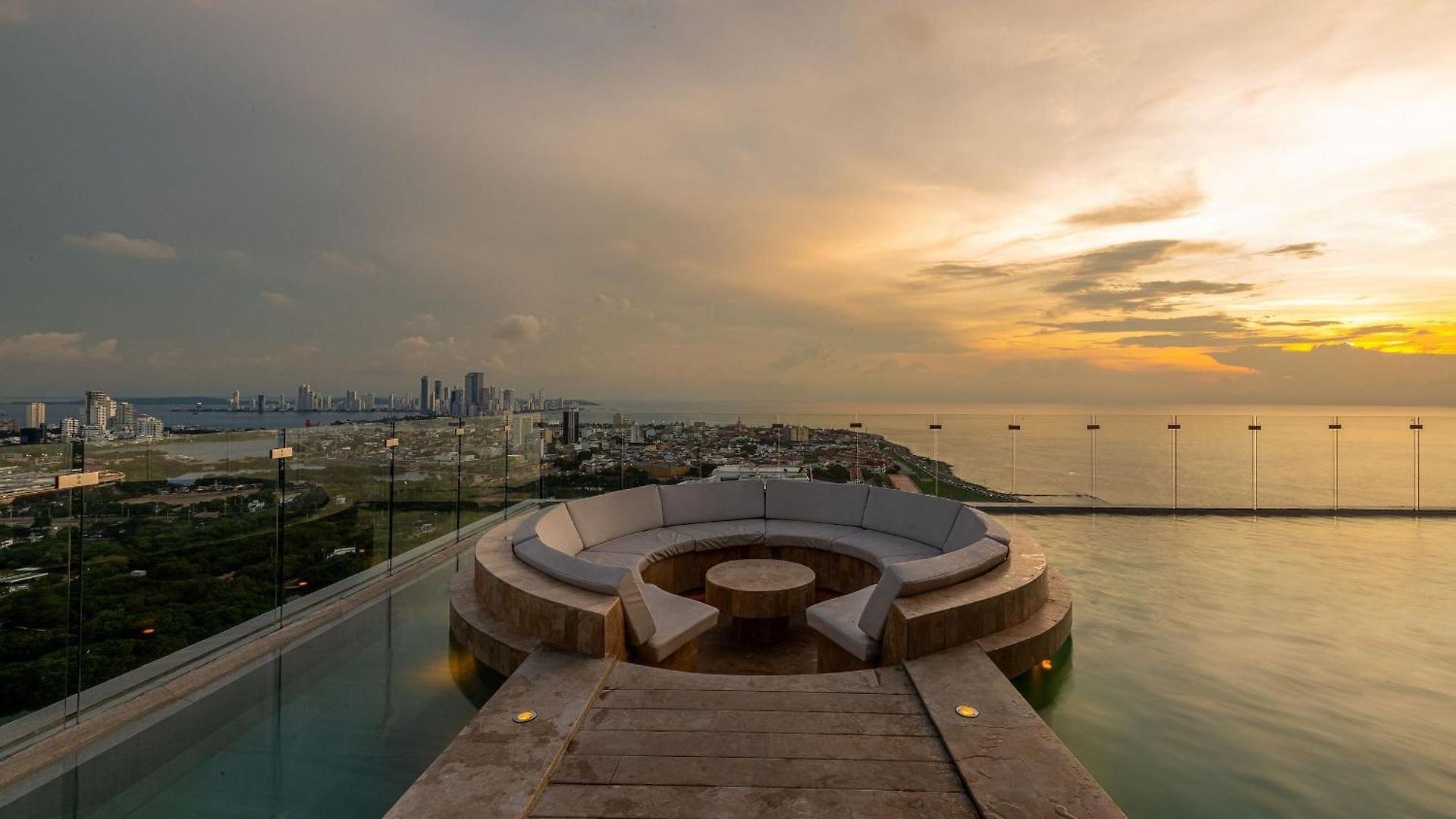 Espectacular Vista Al Mar&historic Center 2br Apartamento
