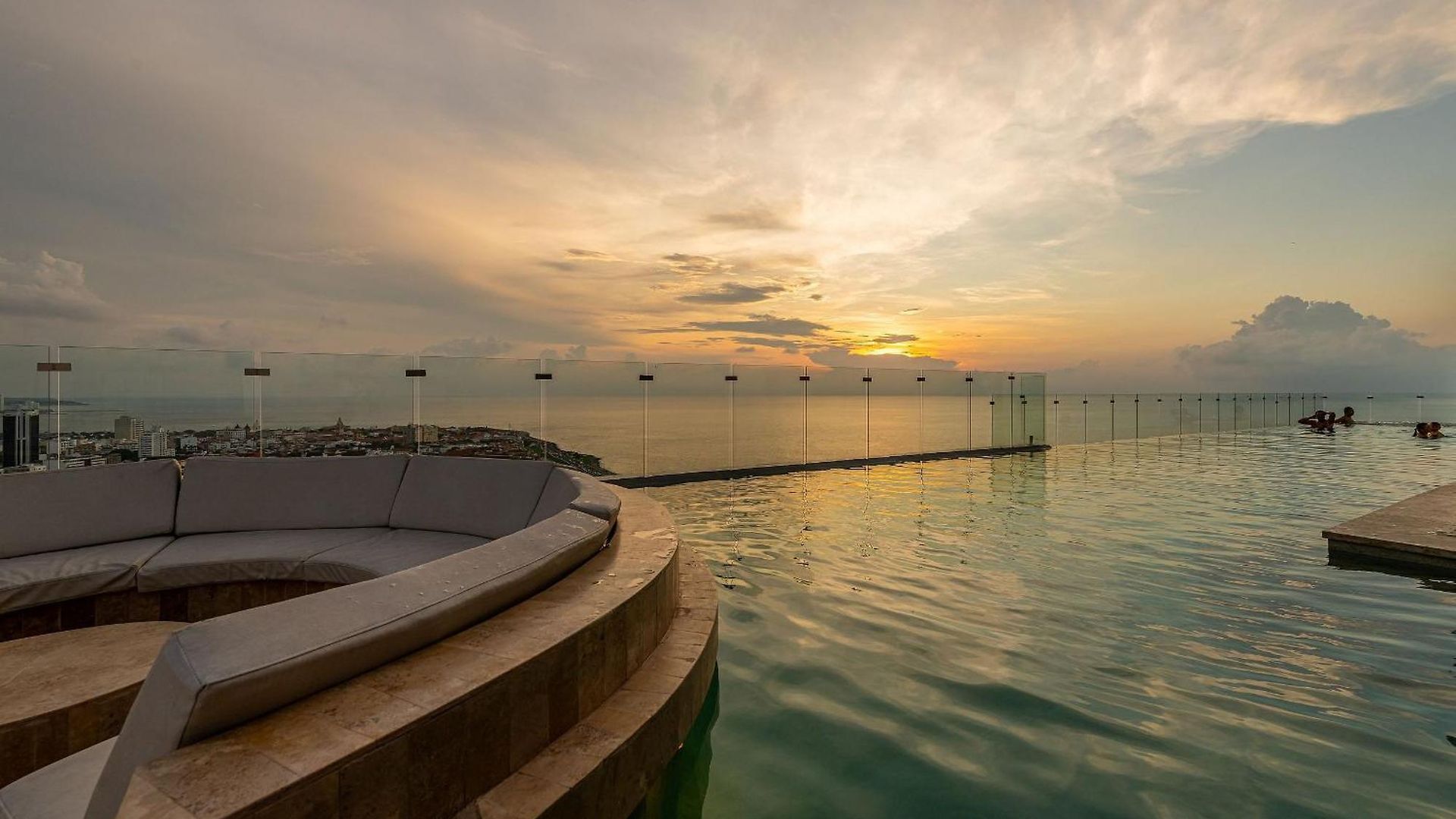 Espectacular Vista Al Mar&historic Center 2br Apartamento